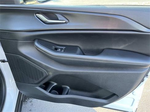 Used 2024 Jeep Grand Cherokee Altitude image 21