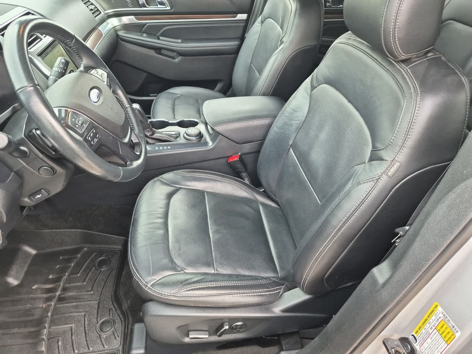 Used 2017 Ford Explorer Limited w/ Equipment Group 301A AWD/4WD image 16