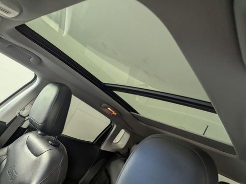 Certified 2018 Jeep Compass Limited w/ Navigation Group image 13