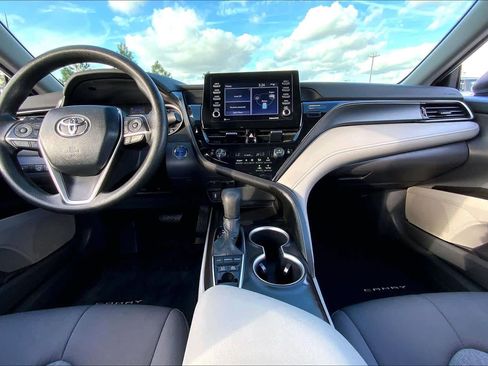 Used 2022 Toyota Camry LE image 14
