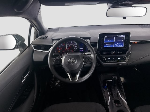 Used 2022 Toyota Corolla SE w/ SE Preferred Package FWD image 16