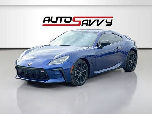 Used 2024 Toyota GR86 Premium RWD image 3