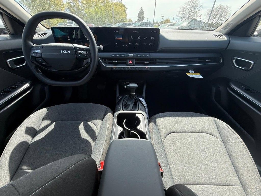 Used 2025 Kia K4 FWD image 12