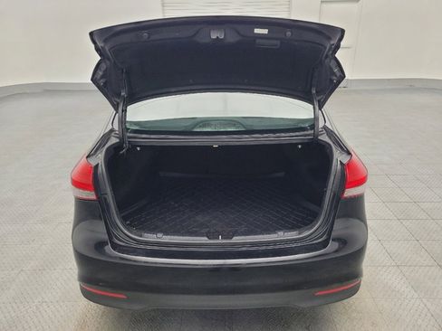 Used 2017 Kia Forte LX image 29