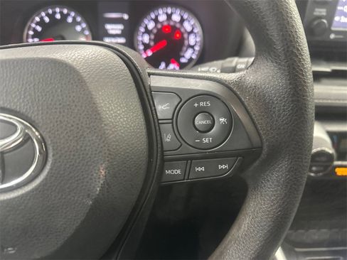 Used 2022 Toyota RAV4 XLE image 26