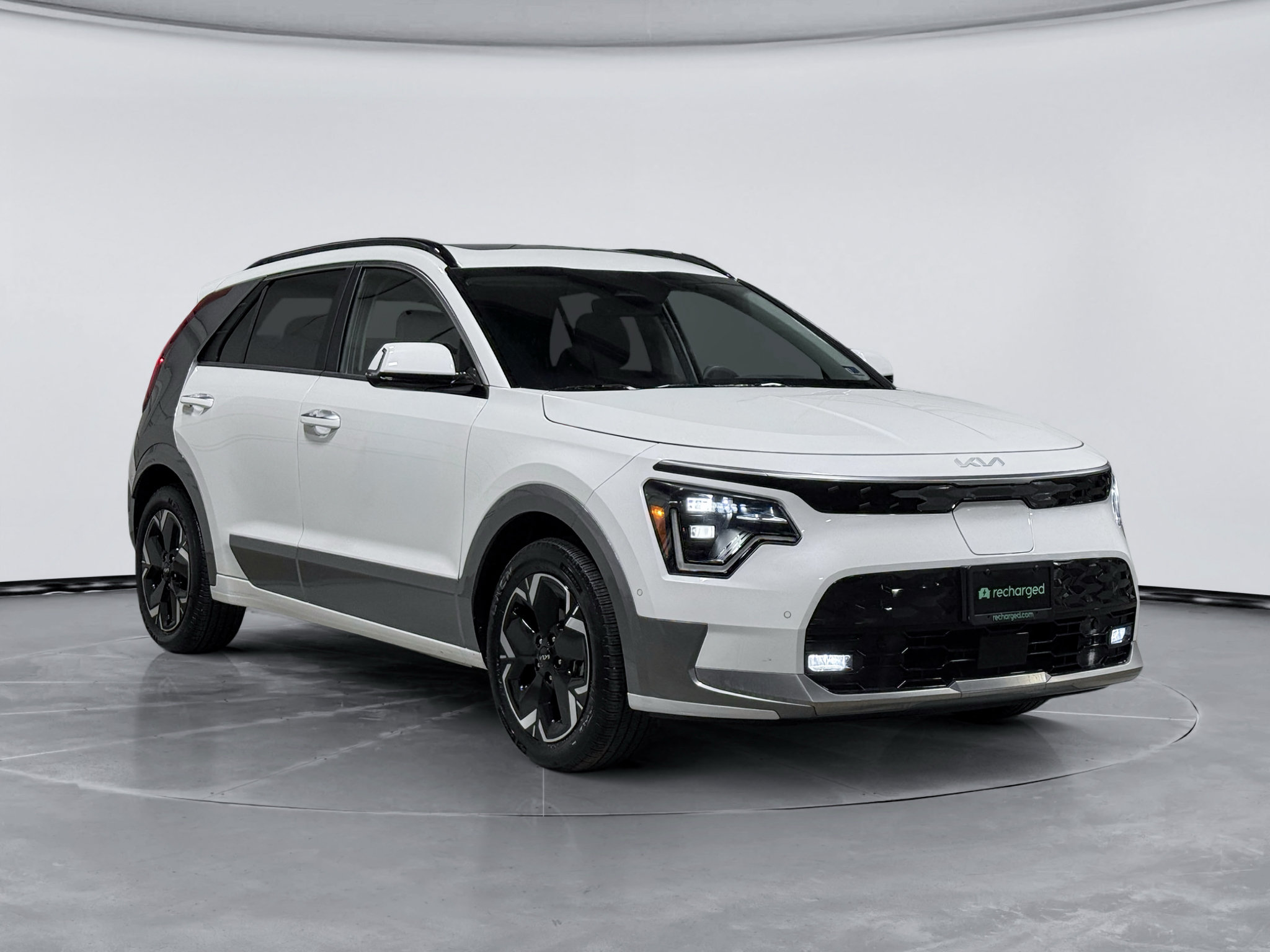 Used 2024 Kia Niro Wave w/ Wave Preserve Package FWD image 4