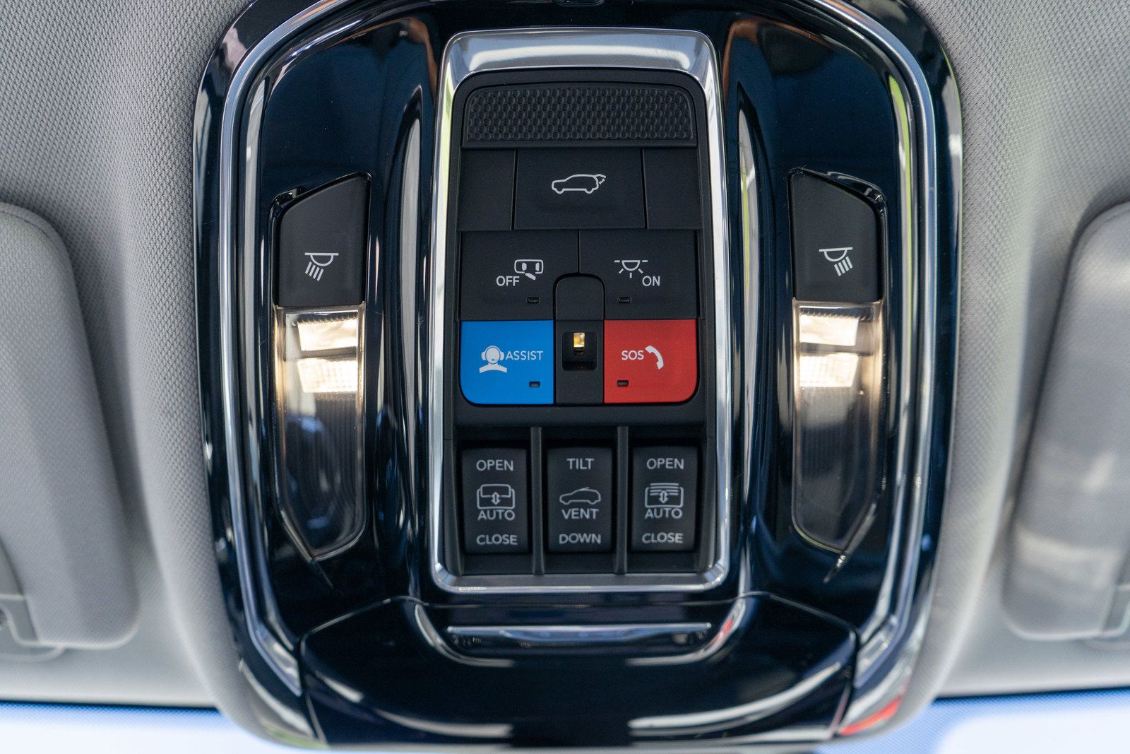 Used 2022 Jeep Grand Cherokee Overland w/ Luxury Tech Group IV AWD/4WD image 26