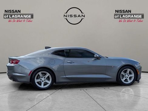 Used 2022 Chevrolet Camaro LT RWD image 4