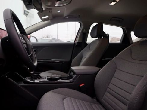 Certified 2025 Kia K4 EX image 16