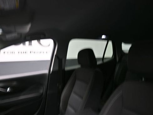 Used 2024 GMC Terrain SLE w/ Driver Convenience Package image 17