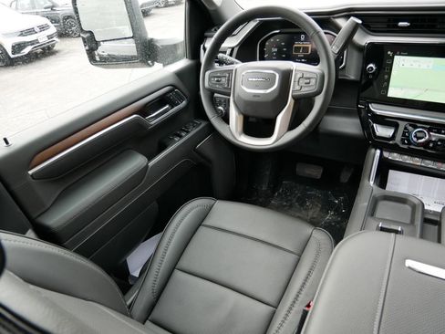 New 2026 GMC Sierra 3500 Denali w/ Denali Reserve Package AWD/4WD image 11