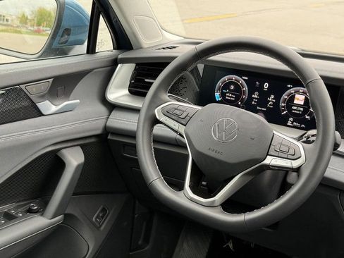 New 2026 Volkswagen Tiguan SE AWD/4WD image 8