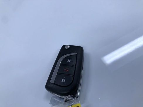 Certified 2025 Toyota RAV4 LE image 32