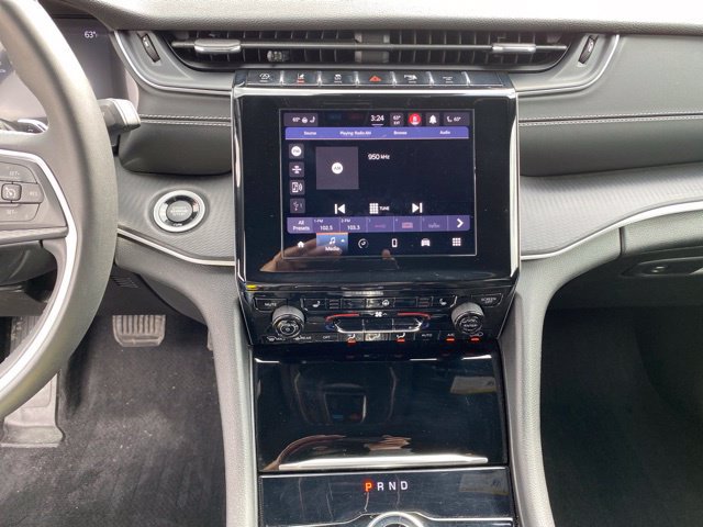 Used 2023 Jeep Grand Cherokee L Altitude AWD/4WD image 29