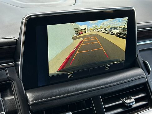 Used 2022 Chevrolet Suburban Z71 image 29