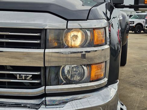 Used 2017 Chevrolet Silverado 3500 LTZ w/ Duramax Plus Package image 10