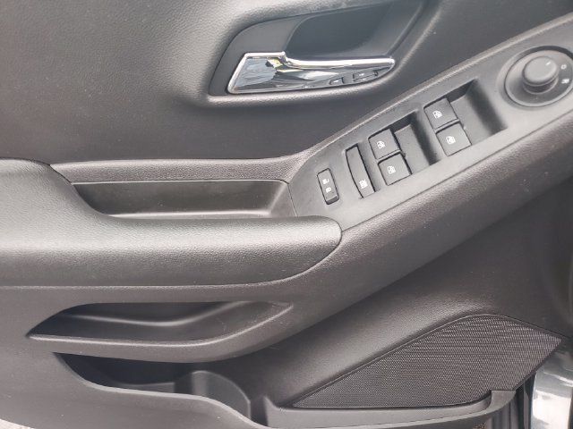 Used 2020 Chevrolet Trax LS w/ Tint and Cruise Package FWD image 19