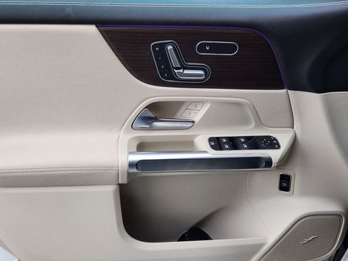 Certified 2026 Mercedes-Benz GLB 250 4MATIC image 23