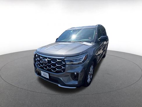 Used 2026 Ford Explorer Platinum AWD/4WD image 3