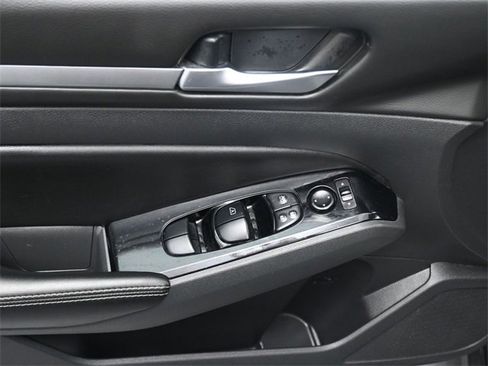 Certified 2023 Nissan Altima 2.5 SV image 13