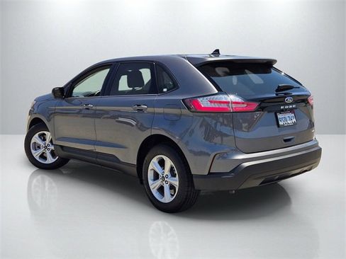 Used 2024 Ford Edge SE image 7