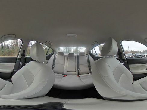 Used 2025 Nissan Altima 2.5 SV image 41