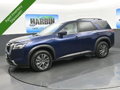 Used 2024 Nissan Pathfinder SV