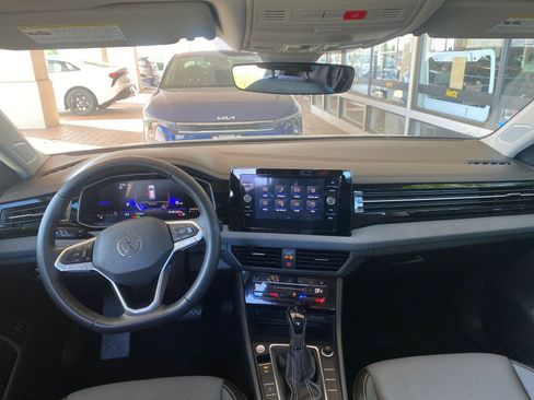 Used 2025 Volkswagen Jetta SE image 35