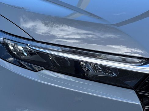 Used 2025 Honda CR-V EX-L image 10