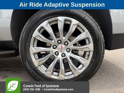 Used 2023 GMC Yukon XL Denali w/ Advanced Technology Package AWD/4WD image 9