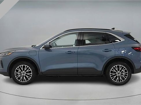 New 2026 Ford Escape SE w/ PHEV Premium Package FWD image 4
