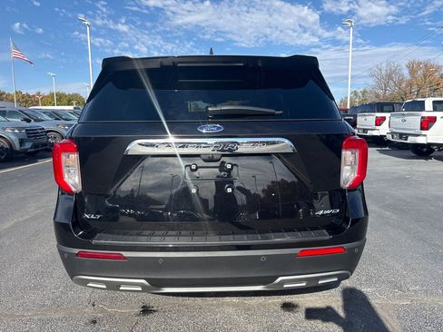 Used 2023 Ford Explorer XLT w/ Equipment Group 202A image 7