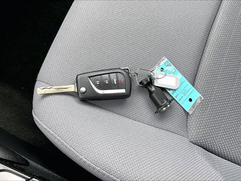 Used 2020 Toyota Corolla SE image 14