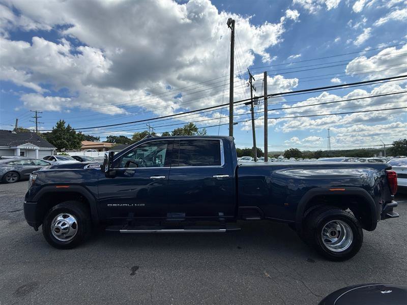 Used 2020 GMC Sierra 3500 Denali w/ Denali Ultimate Package AWD/4WD image 2