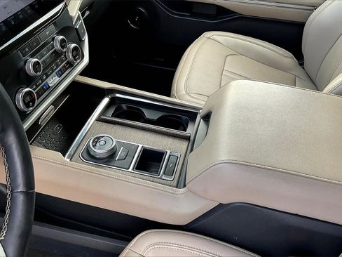 Used 2024 Ford Expedition Max Limited image 17