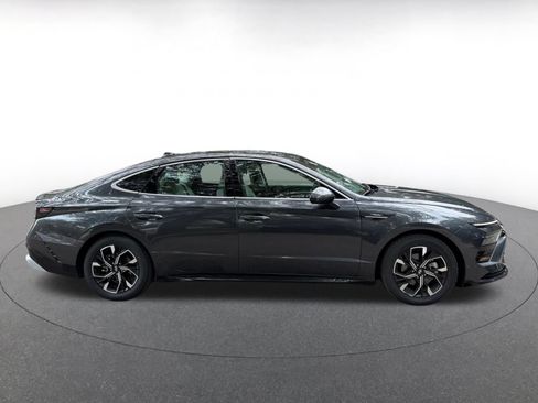 Used 2025 Hyundai Sonata SEL FWD image 8