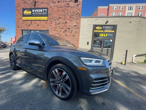 Used 2018 Audi SQ5 Premium Plus w/ S Sport Package image 2