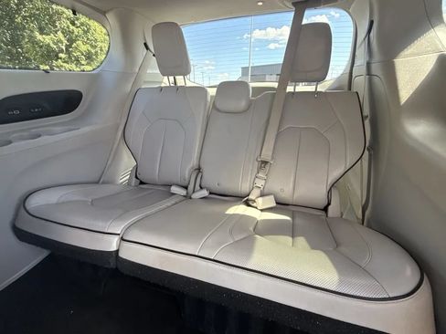 Used 2021 Chrysler Pacifica Limited w/ Premium & Safety Sphere Group AWD/4WD image 10