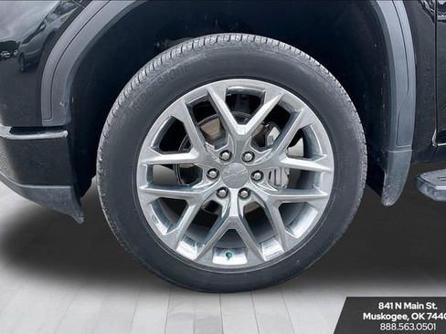 Used 2024 GMC Sierra 1500 Denali w/ Technology Package AWD/4WD image 32