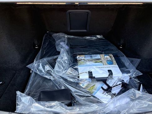 Used 2025 BMW 760i xDrive image 27