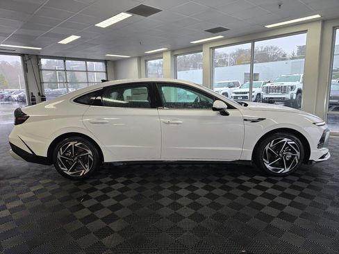 New 2026 Hyundai Sonata SEL image 3