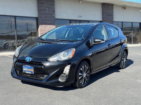 Used 2016 Toyota Prius C Two image 2