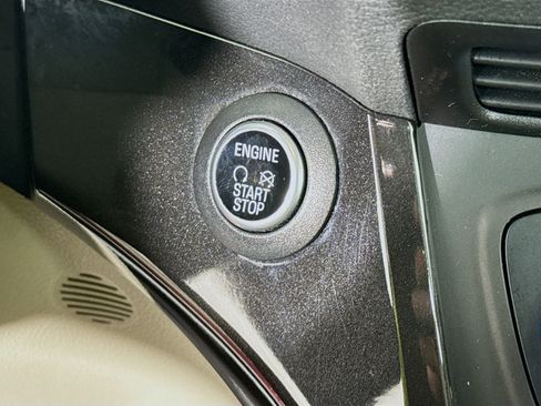 Used 2017 Ford Escape Titanium image 20