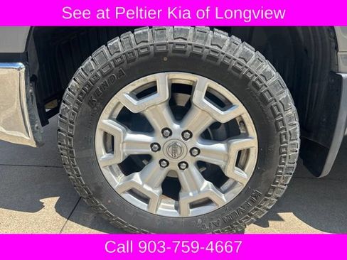 Used 2017 Nissan Titan SL AWD/4WD image 4