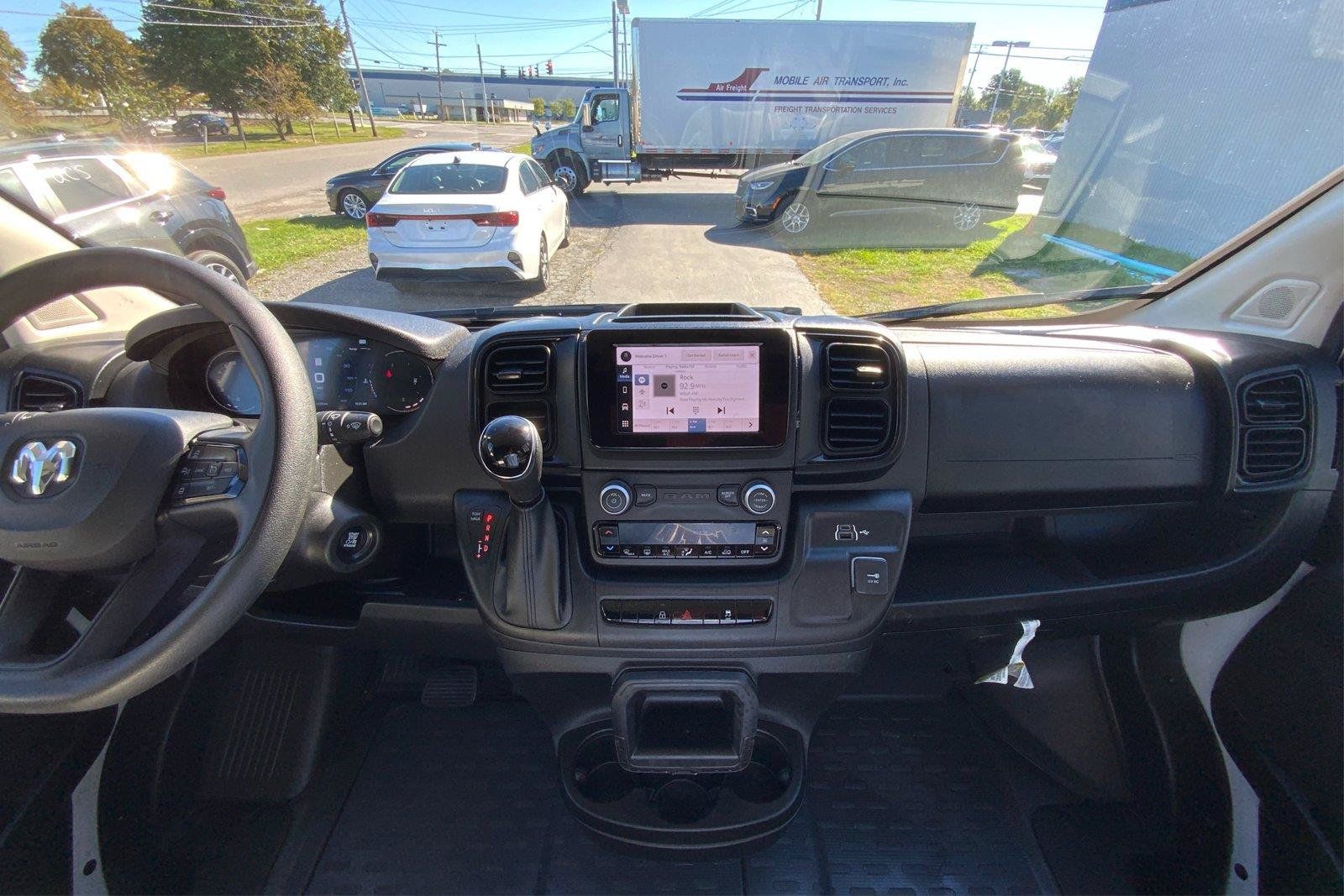 Used 2025 RAM ProMaster 2500 w/ U-Haul Equipment Group FWD image 29