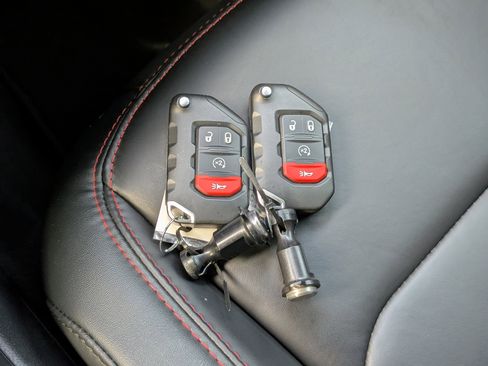 Used 2025 Jeep Wrangler Rubicon image 36