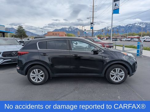 Used 2017 Kia Sportage LX AWD/4WD image 2