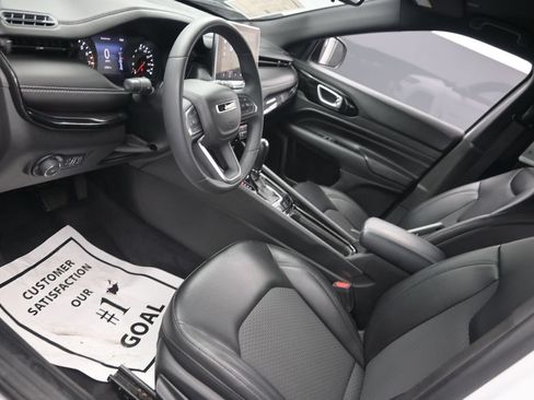 Used 2022 Jeep Compass Latitude FWD image 17