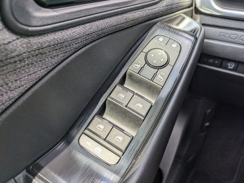 Used 2023 Nissan Rogue S FWD image 20