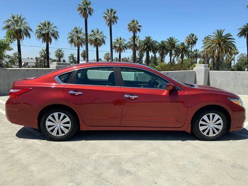 Used 2016 Nissan Altima 2.5 S w/ Power Driver Seat Package FWD image 4